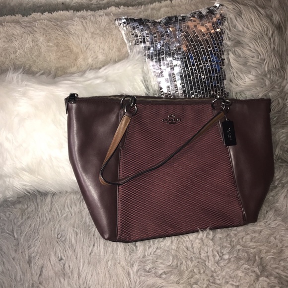 COACH HANDBAG/ BURGUNDY - Picture 2 of 4